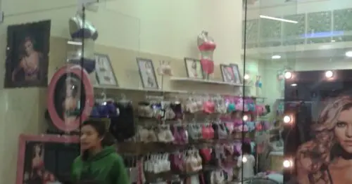 LEONISA  CENTRO MAYOR